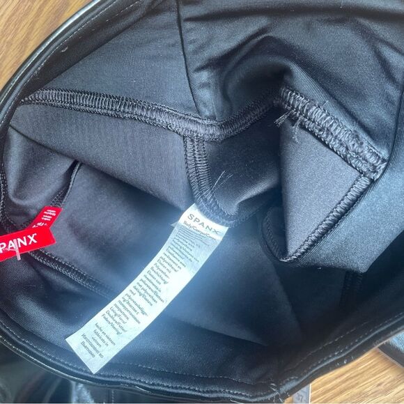 SPANX Sleek Black shaping High Waist Faux Leather Patent Leggings Size XS NWOT - Picture 9 of 14